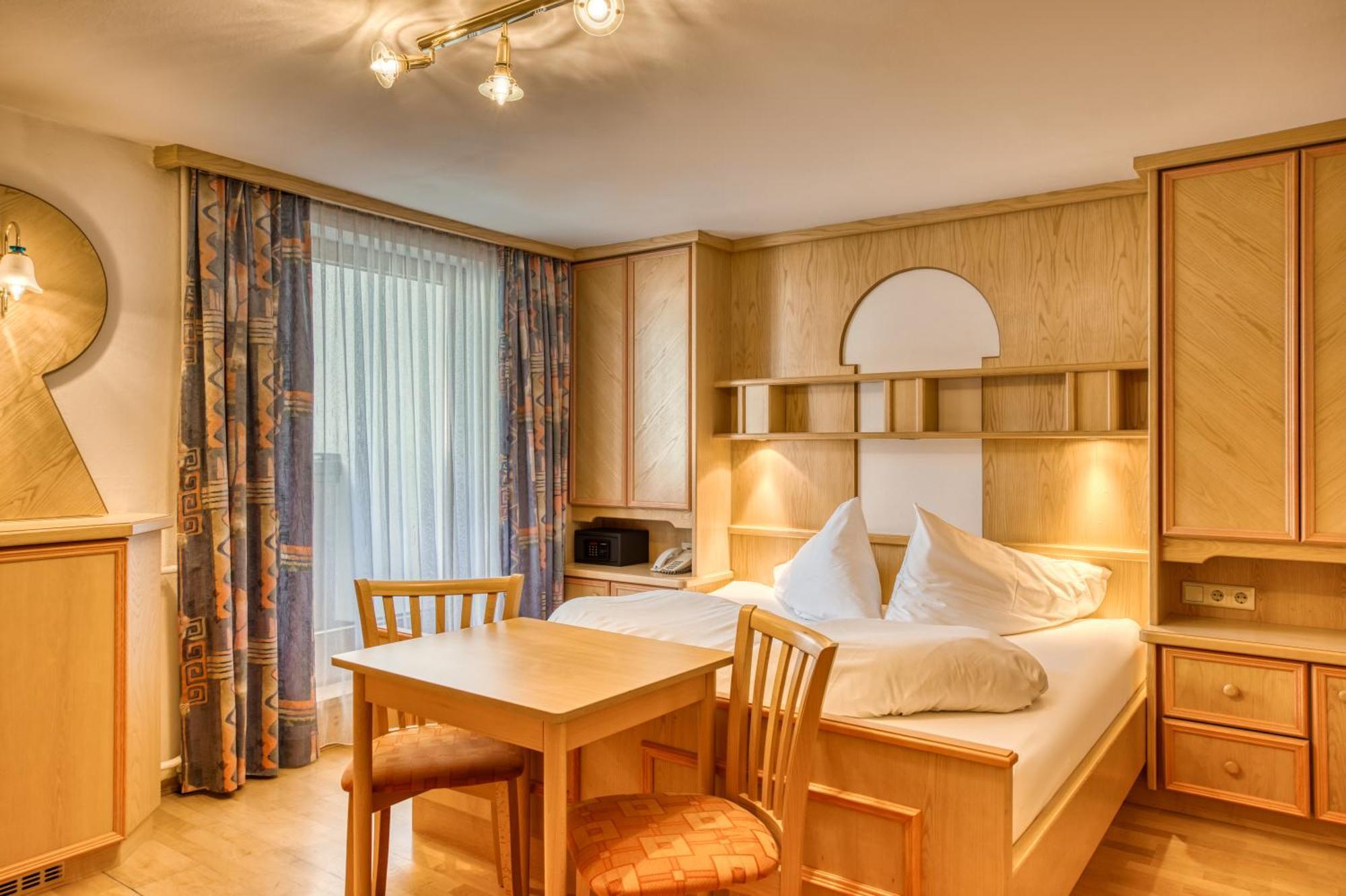 Hotel Klausnerhof Tux Room photo